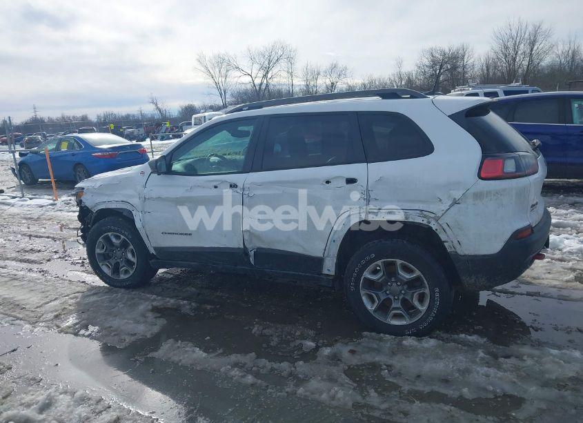 Photo 14 of 2019 Jeep Cherokee TRAILHAWK ELITE 4X4 (VIN 1C4PJMBX0KD315275)