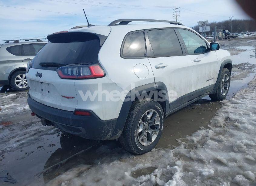 Photo 4 of 2019 Jeep Cherokee TRAILHAWK ELITE 4X4 (VIN 1C4PJMBX0KD315275)