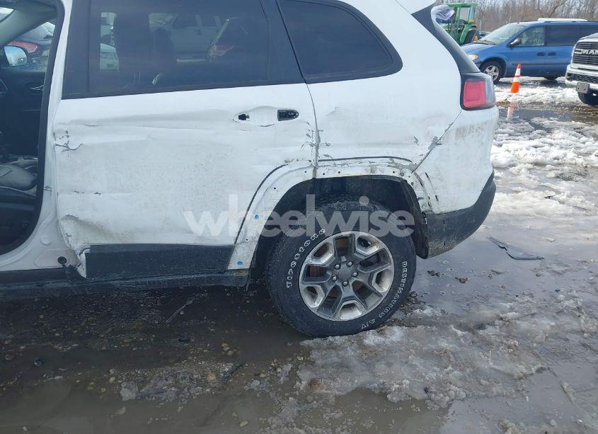 Photo 6 of 2019 Jeep Cherokee TRAILHAWK ELITE 4X4 (VIN 1C4PJMBX0KD315275)