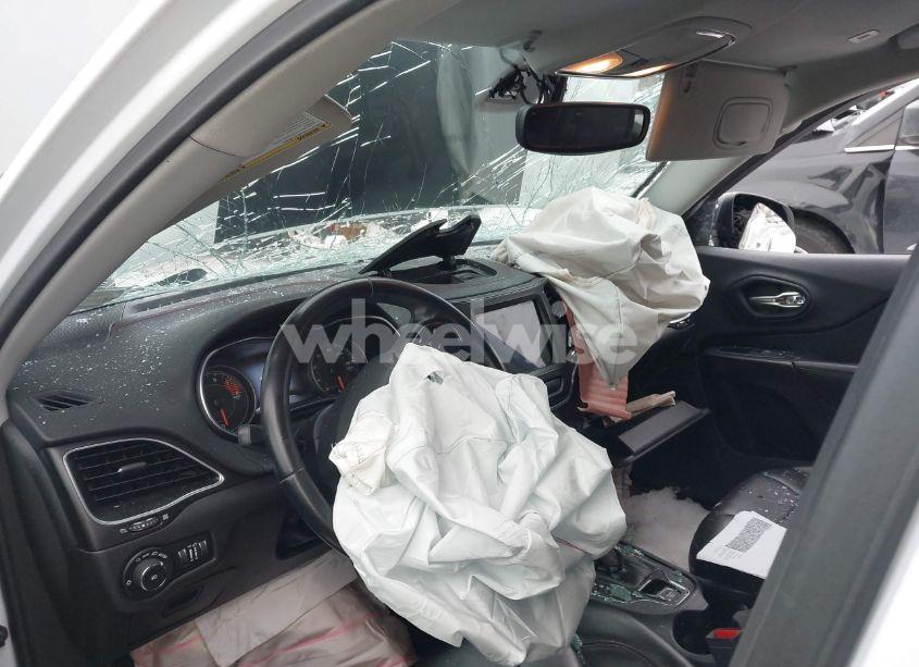 Photo 19 of 2019 Jeep Cherokee TRAILHAWK 4X4 (VIN 1C4PJMBX0KD362287)