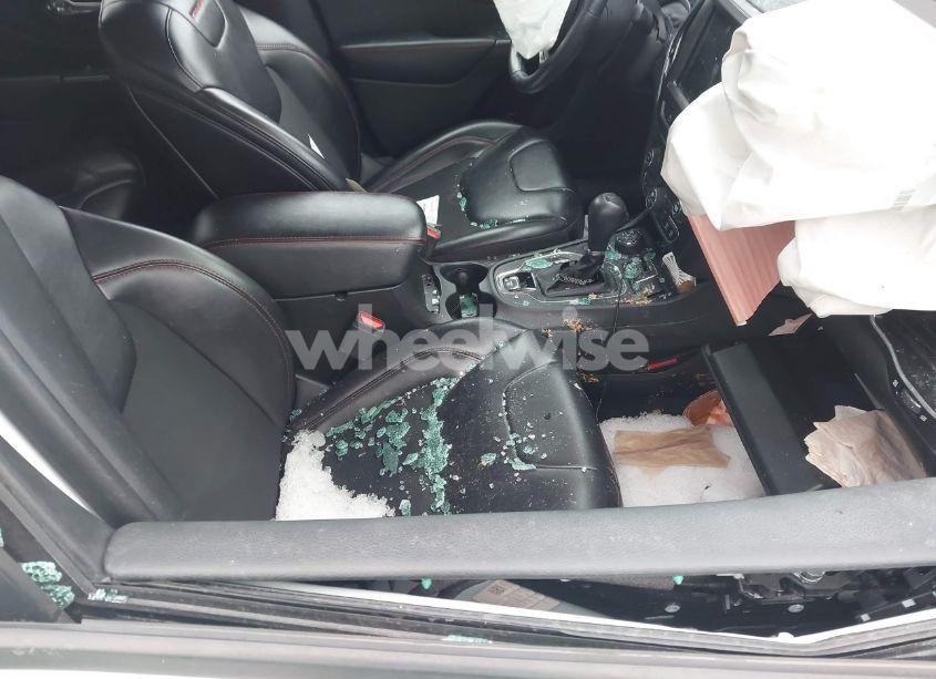 Photo 5 of 2019 Jeep Cherokee TRAILHAWK 4X4 (VIN 1C4PJMBX0KD362287)