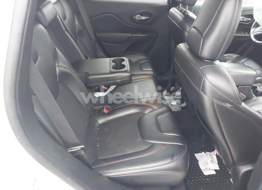 Photo 8 of 2019 Jeep Cherokee TRAILHAWK 4X4 (VIN 1C4PJMBX0KD362287)