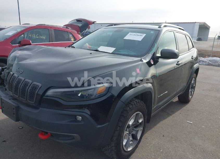 Photo 2 of 2019 Jeep Cherokee TRAILHAWK 4X4 (VIN 1C4PJMBX0KD395421)