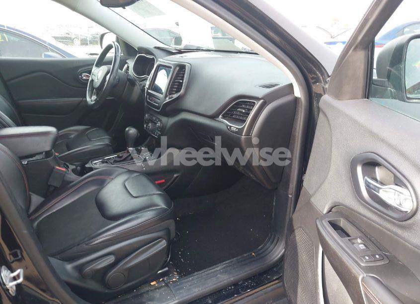 Photo 5 of 2019 Jeep Cherokee TRAILHAWK 4X4 (VIN 1C4PJMBX0KD395421)