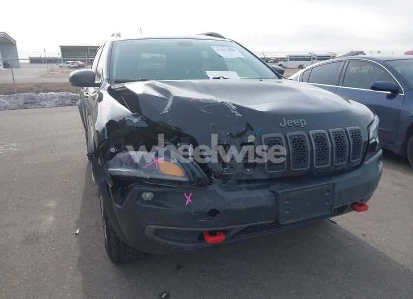 Photo 6 of 2019 Jeep Cherokee TRAILHAWK 4X4 (VIN 1C4PJMBX0KD395421)