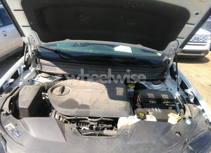 Photo 10 of 2020 Jeep Cherokee TRAILHAWK 4X4 (VIN 1C4PJMBX0LD564001)