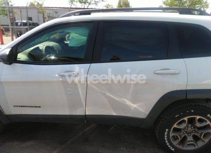 Photo 14 of 2020 Jeep Cherokee TRAILHAWK 4X4 (VIN 1C4PJMBX0LD564001)