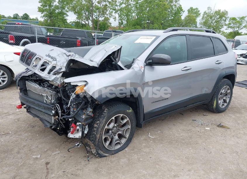 Photo 2 of 2020 Jeep Cherokee TRAILHAWK 4X4 (VIN 1C4PJMBX0LD588251)