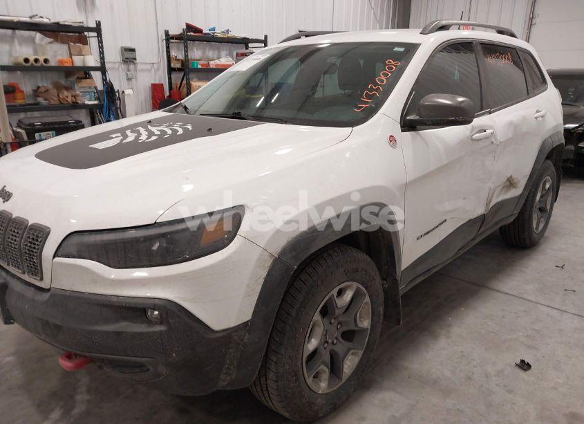 Photo 2 of 2020 Jeep Cherokee TRAILHAWK 4X4 (VIN 1C4PJMBX1LD636503)