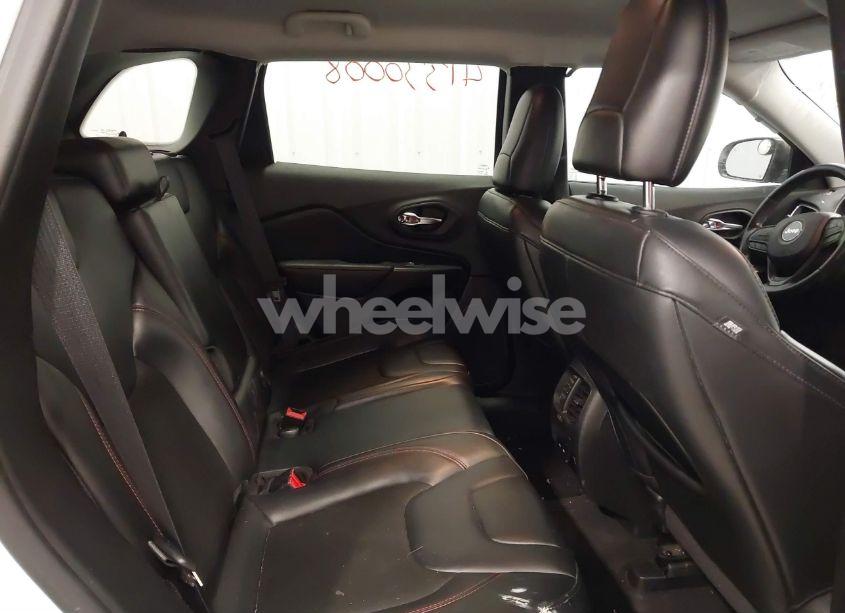 Photo 8 of 2020 Jeep Cherokee TRAILHAWK 4X4 (VIN 1C4PJMBX1LD636503)