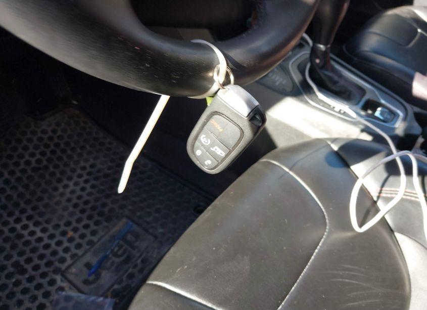 Photo 11 of 2021 Jeep Cherokee TRAILHAWK 4X4 (VIN 1C4PJMBX1MD252867)