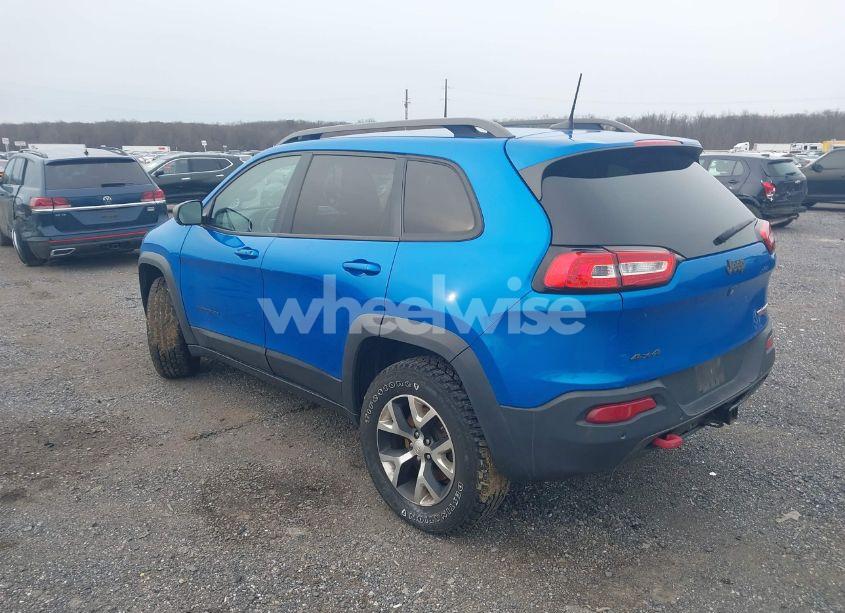 Photo 3 of 2018 Jeep Cherokee TRAILHAWK 4X4 (VIN 1C4PJMBX2JD570976)