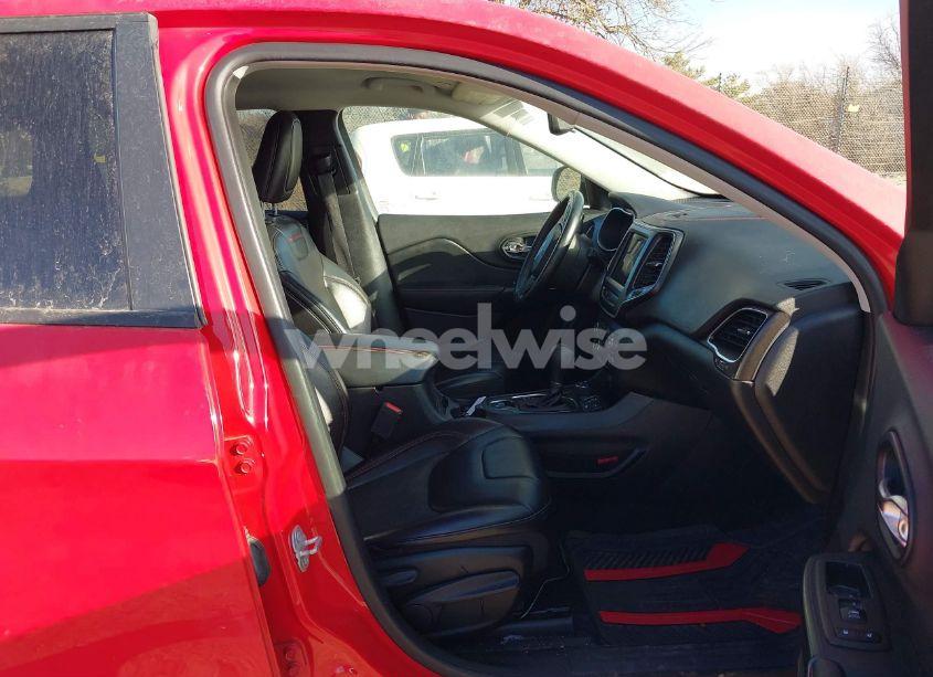 Photo 5 of 2019 Jeep Cherokee TRAILHAWK 4X4 (VIN 1C4PJMBX3KD217437)