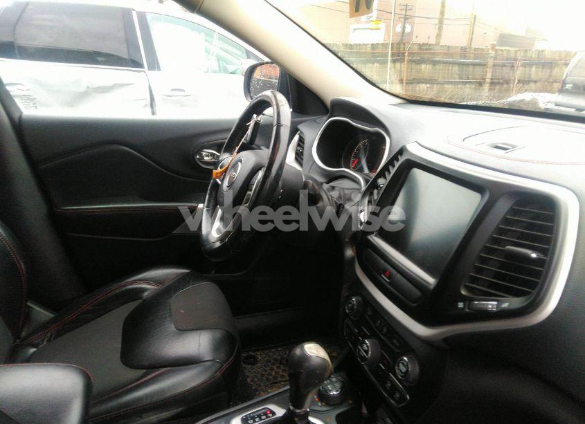 Photo 5 of 2018 Jeep Cherokee TRAILHAWK (VIN 1C4PJMBX4JD533301)