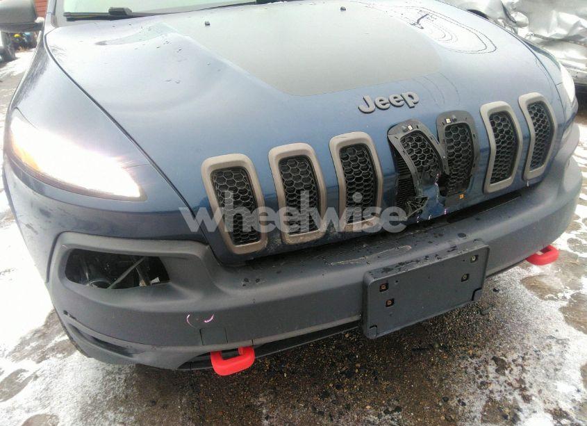 Photo 6 of 2018 Jeep Cherokee TRAILHAWK (VIN 1C4PJMBX4JD533301)