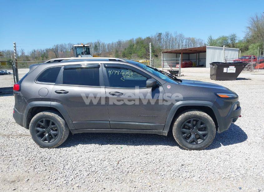 Photo 13 of 2018 Jeep Cherokee TRAILHAWK 4X4 (VIN 1C4PJMBX4JD550633)