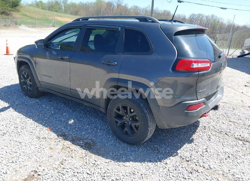 Photo 3 of 2018 Jeep Cherokee TRAILHAWK 4X4 (VIN 1C4PJMBX4JD550633)