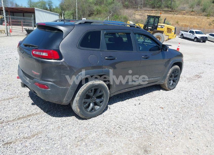 Photo 4 of 2018 Jeep Cherokee TRAILHAWK 4X4 (VIN 1C4PJMBX4JD550633)