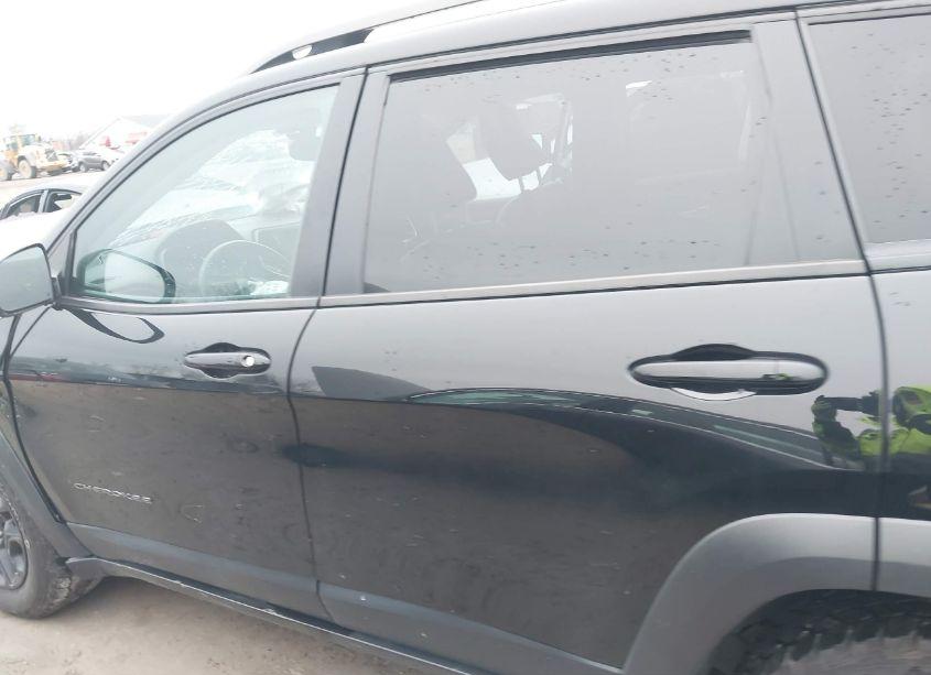 Photo 14 of 2019 Jeep Cherokee TRAILHAWK 4X4 (VIN 1C4PJMBX4KD199661)