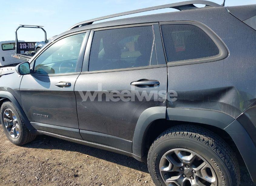Photo 14 of 2019 Jeep Cherokee TRAILHAWK 4X4 (VIN 1C4PJMBX4KD393848)