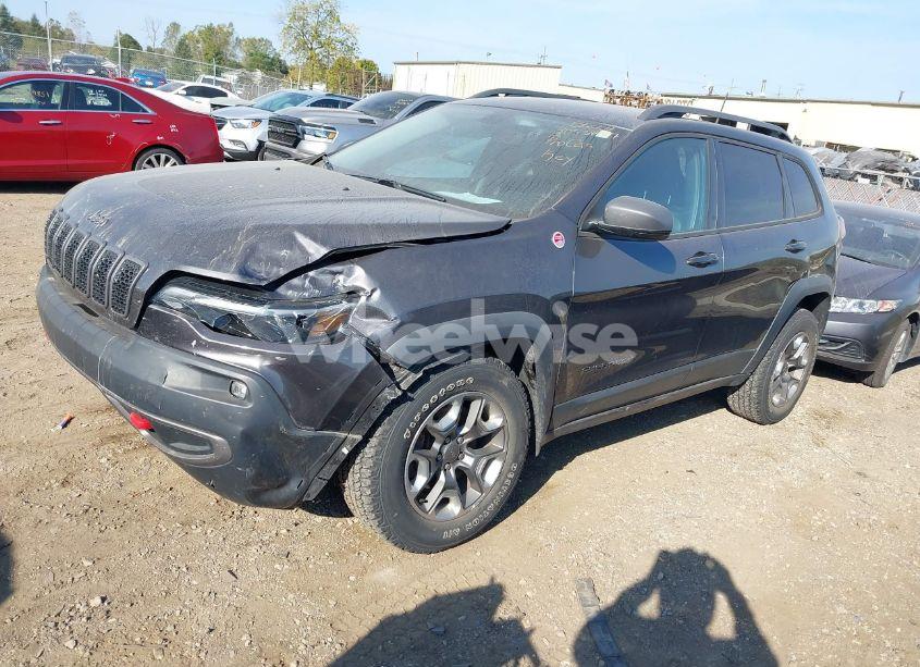 Photo 2 of 2019 Jeep Cherokee TRAILHAWK 4X4 (VIN 1C4PJMBX4KD393848)