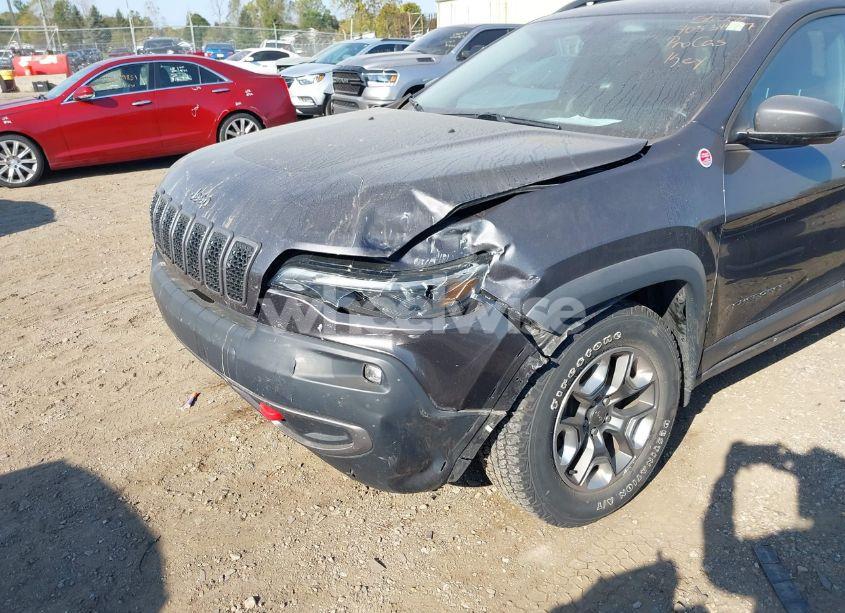 Photo 6 of 2019 Jeep Cherokee TRAILHAWK 4X4 (VIN 1C4PJMBX4KD393848)