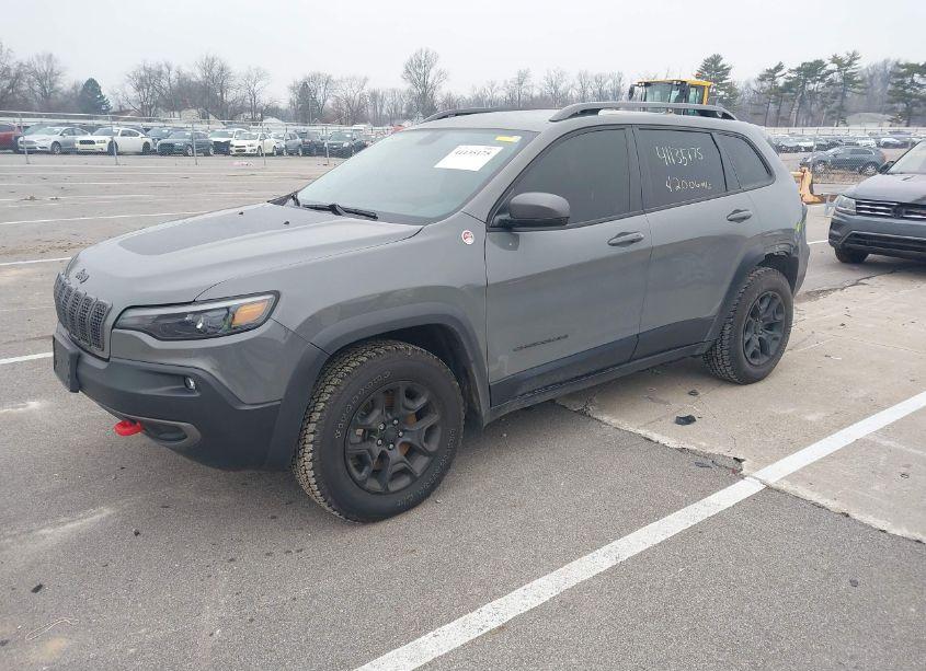 Photo 2 of 2019 Jeep Cherokee TRAILHAWK ELITE 4X4 (VIN 1C4PJMBX4KD407327)