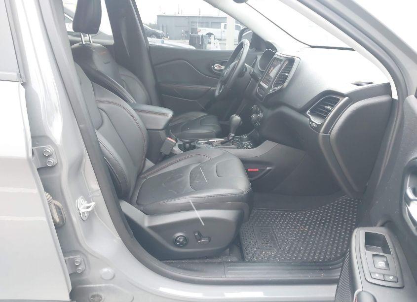 Photo 5 of 2019 Jeep Cherokee TRAILHAWK ELITE 4X4 (VIN 1C4PJMBX4KD407327)