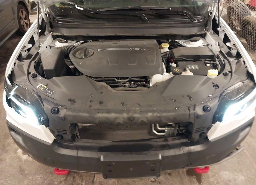 Photo 10 of 2020 Jeep Cherokee TRAILHAWK ELITE 4X4 (VIN 1C4PJMBX4LD597339)