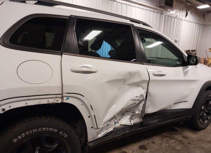Photo 14 of 2020 Jeep Cherokee TRAILHAWK ELITE 4X4 (VIN 1C4PJMBX4LD597339)