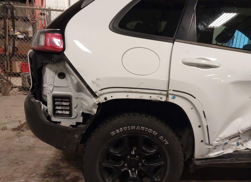 Photo 21 of 2020 Jeep Cherokee TRAILHAWK ELITE 4X4 (VIN 1C4PJMBX4LD597339)