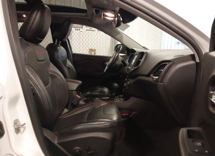 Photo 5 of 2020 Jeep Cherokee TRAILHAWK ELITE 4X4 (VIN 1C4PJMBX4LD597339)