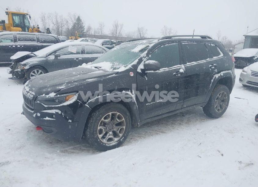 Photo 2 of 2020 Jeep Cherokee TRAILHAWK 4X4 (VIN 1C4PJMBX4LD640688)