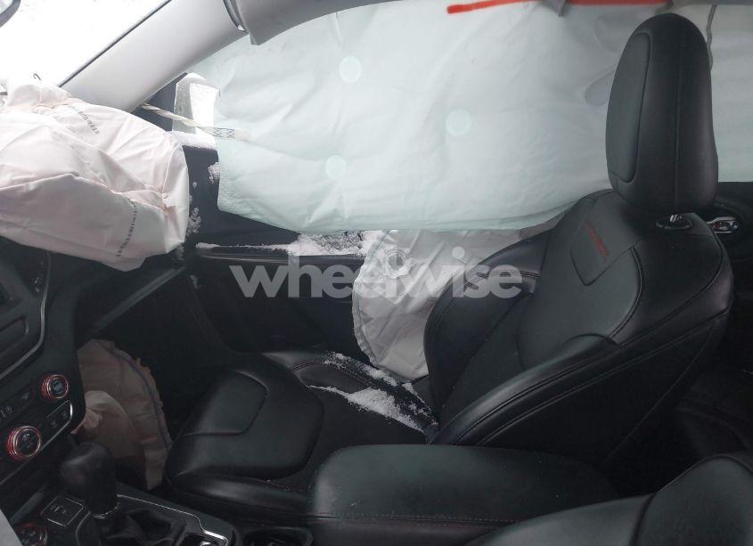 Photo 5 of 2020 Jeep Cherokee TRAILHAWK 4X4 (VIN 1C4PJMBX4LD640688)