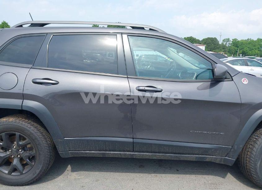 Photo 13 of 2018 Jeep Cherokee TRAILHAWK 4X4 (VIN 1C4PJMBX5JD506253)