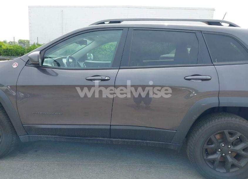 Photo 14 of 2018 Jeep Cherokee TRAILHAWK 4X4 (VIN 1C4PJMBX5JD506253)