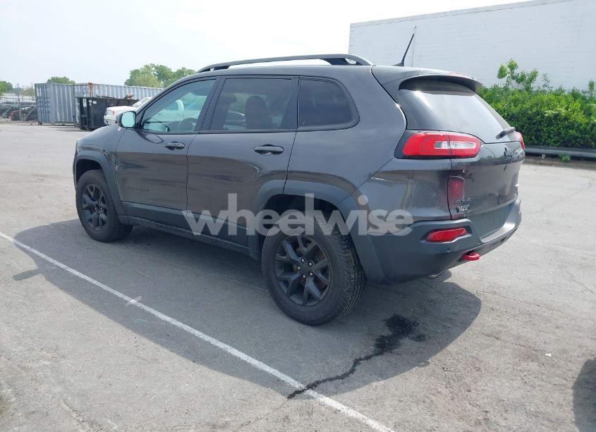 Photo 3 of 2018 Jeep Cherokee TRAILHAWK 4X4 (VIN 1C4PJMBX5JD506253)