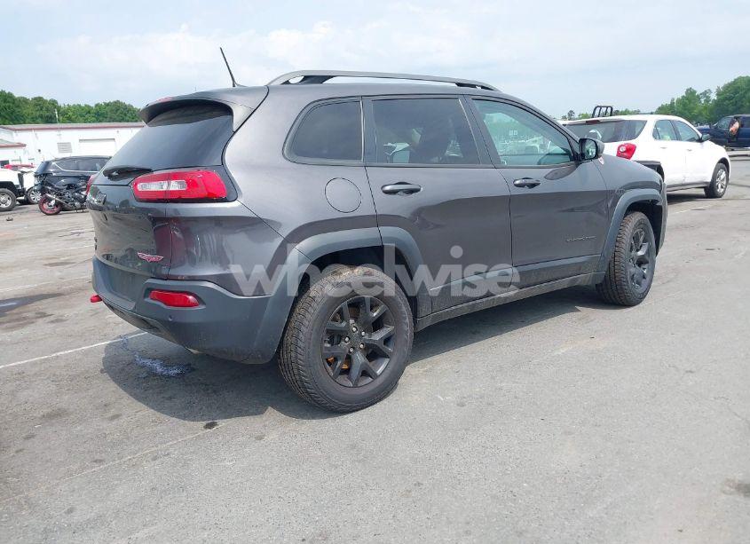Photo 4 of 2018 Jeep Cherokee TRAILHAWK 4X4 (VIN 1C4PJMBX5JD506253)