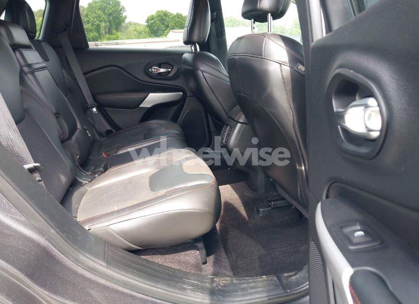 Photo 8 of 2018 Jeep Cherokee TRAILHAWK 4X4 (VIN 1C4PJMBX5JD506253)