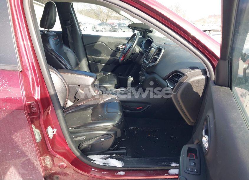 Photo 5 of 2019 Jeep Cherokee TRAILHAWK 4X4 (VIN 1C4PJMBX5KD335425)