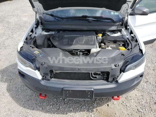 Photo 6 of 2019 JEEP CHEROKEE TRAILHAWK (VIN 1C4PJMBX5KD401830)