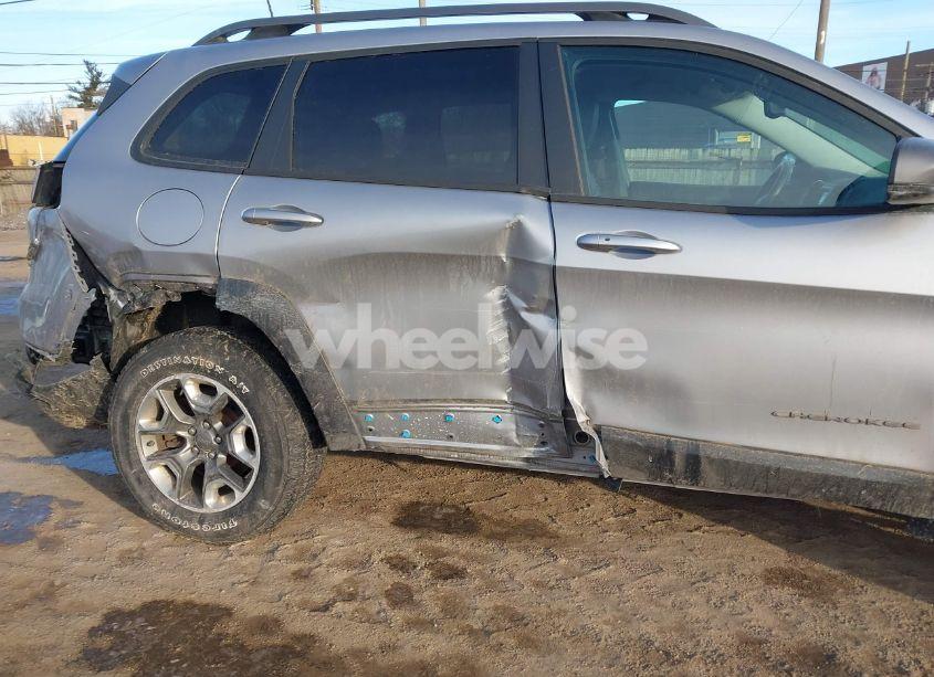 Photo 18 of 2019 Jeep Cherokee TRAILHAWK 4X4 (VIN 1C4PJMBX5KD422547)