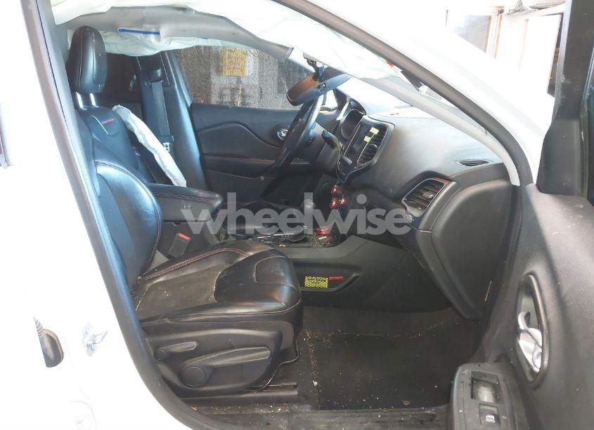 Photo 5 of 2020 Jeep Cherokee TRAILHAWK 4X4 (VIN 1C4PJMBX5LD504439)