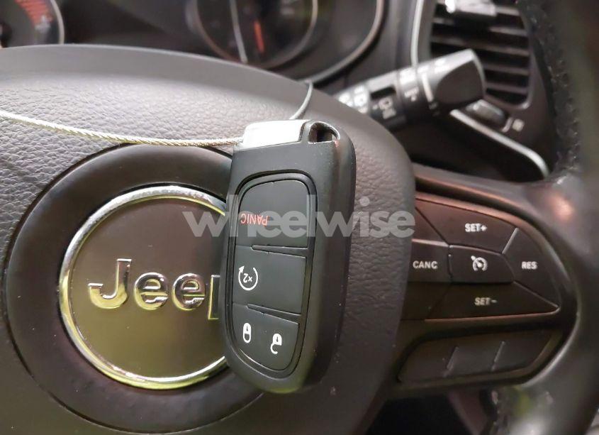 Photo 11 of 2020 Jeep Cherokee TRAILHAWK 4X4 (VIN 1C4PJMBX5LD527462)