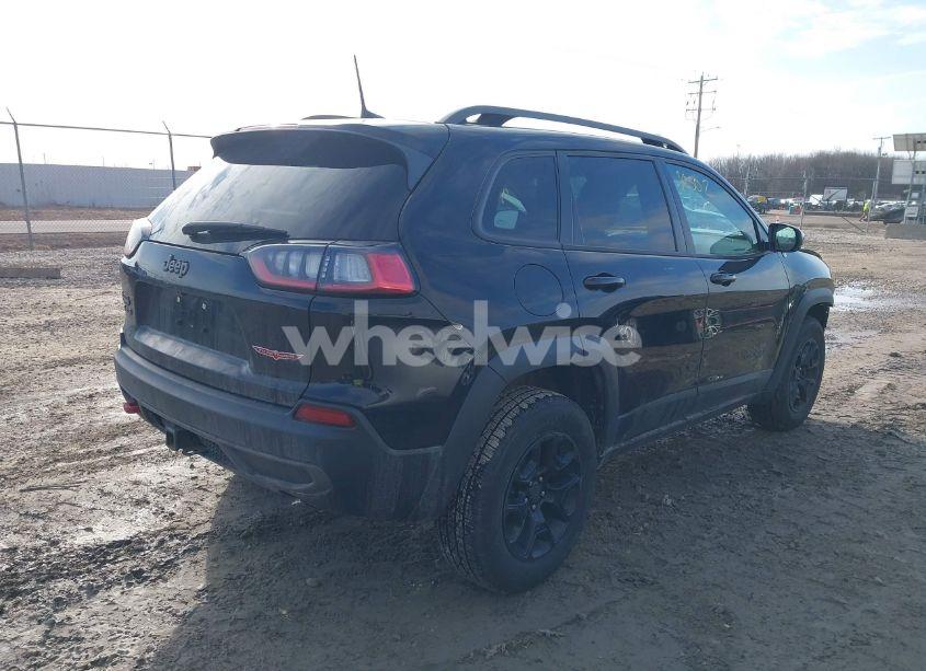 Photo 4 of 2020 Jeep Cherokee TRAILHAWK 4X4 (VIN 1C4PJMBX5LD532516)