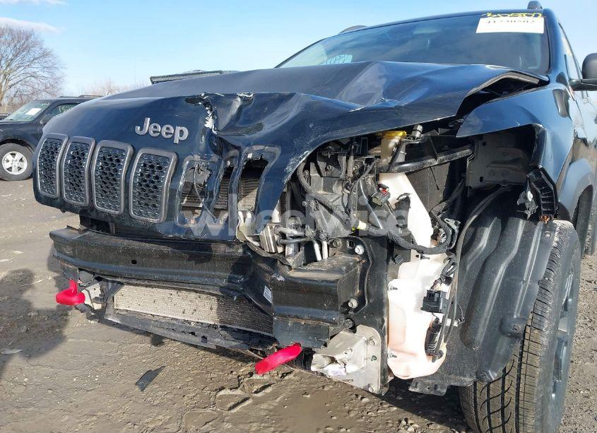 Photo 6 of 2020 Jeep Cherokee TRAILHAWK 4X4 (VIN 1C4PJMBX5LD532516)