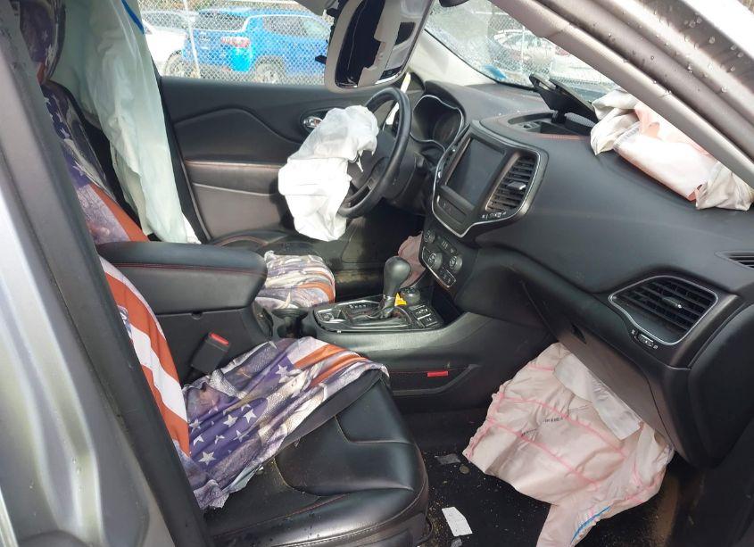 Photo 5 of 2020 Jeep Cherokee TRAILHAWK 4X4 (VIN 1C4PJMBX5LD611264)