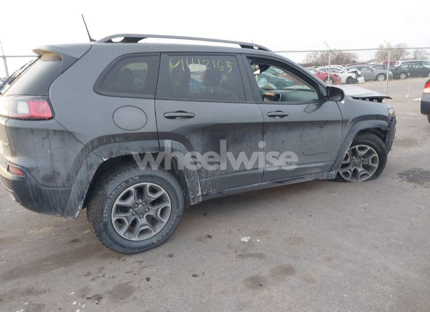 Photo 4 of 2020 Jeep Cherokee TRAILHAWK 4X4 (VIN 1C4PJMBX5LD633121)