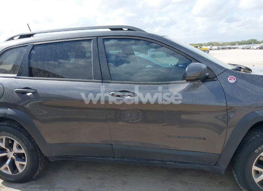 Photo 13 of 2018 Jeep Cherokee TRAILHAWK 4X4 (VIN 1C4PJMBX6JD525765)