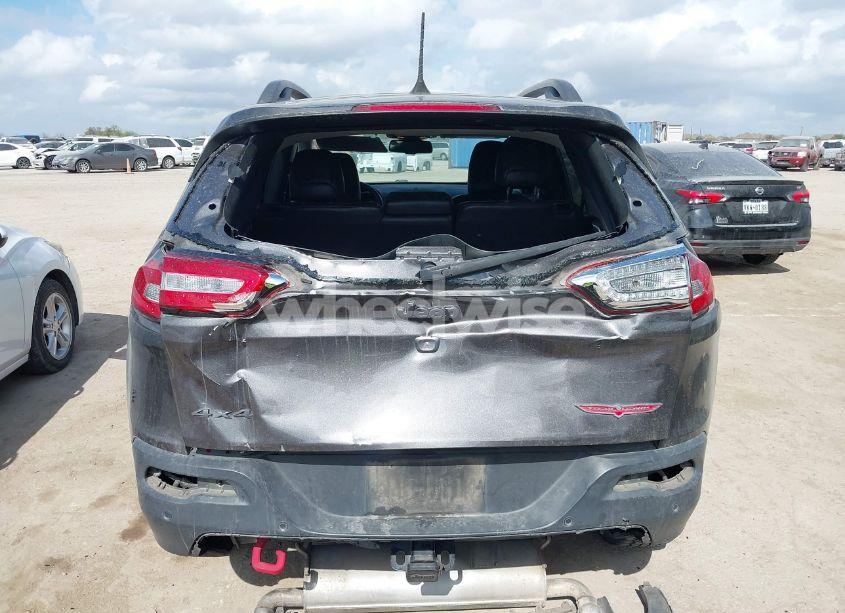 Photo 16 of 2018 Jeep Cherokee TRAILHAWK 4X4 (VIN 1C4PJMBX6JD525765)